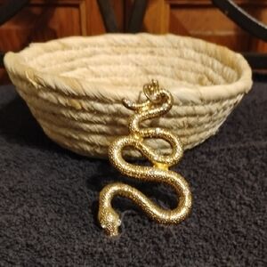 ✨ Gold Tone Rhinestone Snake Necklace – EUC ✨
